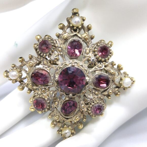 Mid-Century Purple Rhinestone Brooch Pendant, Faux Pearls, 2 1/4 Inches - Picture 2 of 10